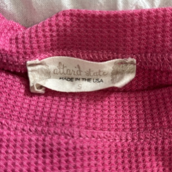 Altar’d State Pink long sleeve flowy  cropped oversized top. - Picture 3 of 3